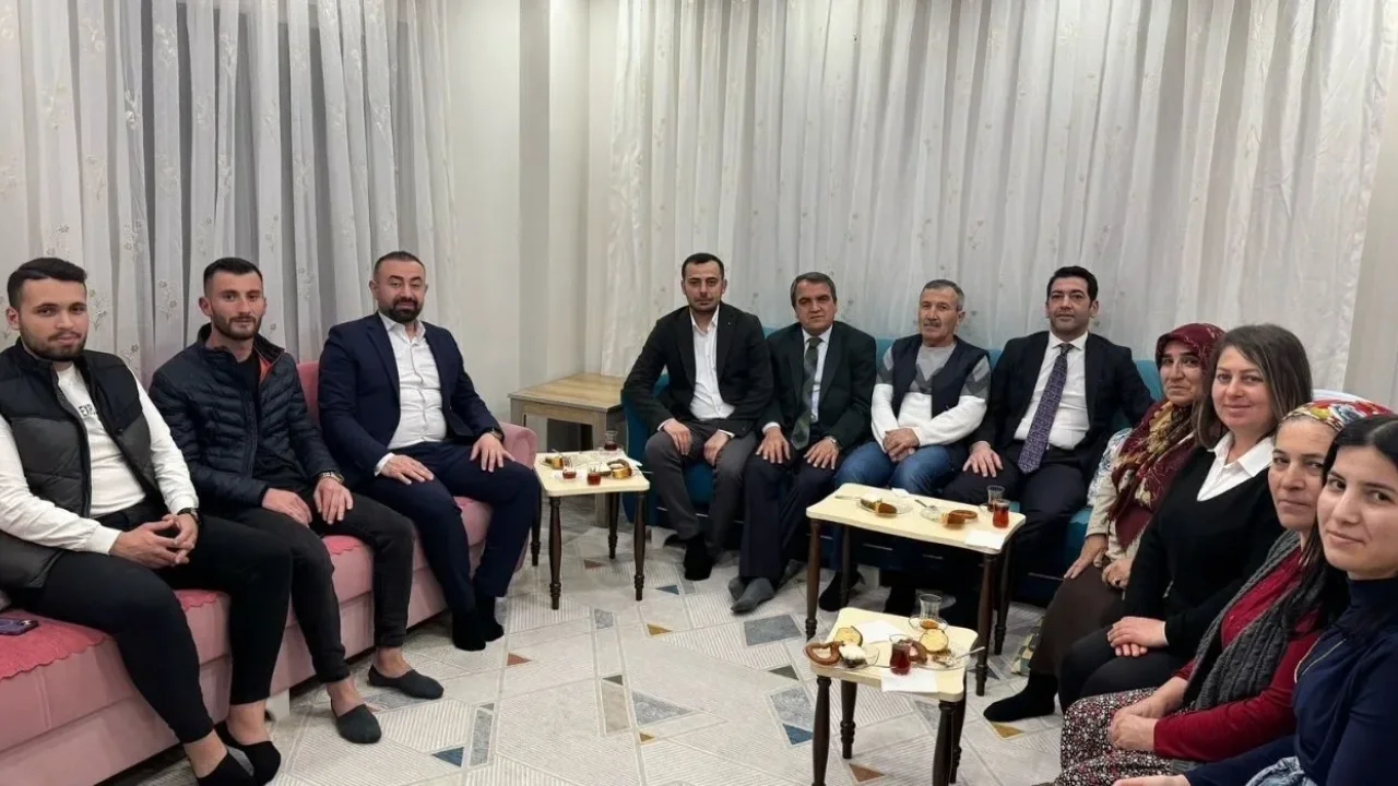AK Parti, Kadirli’de 40 Evde İftar Programı Düzenledi
