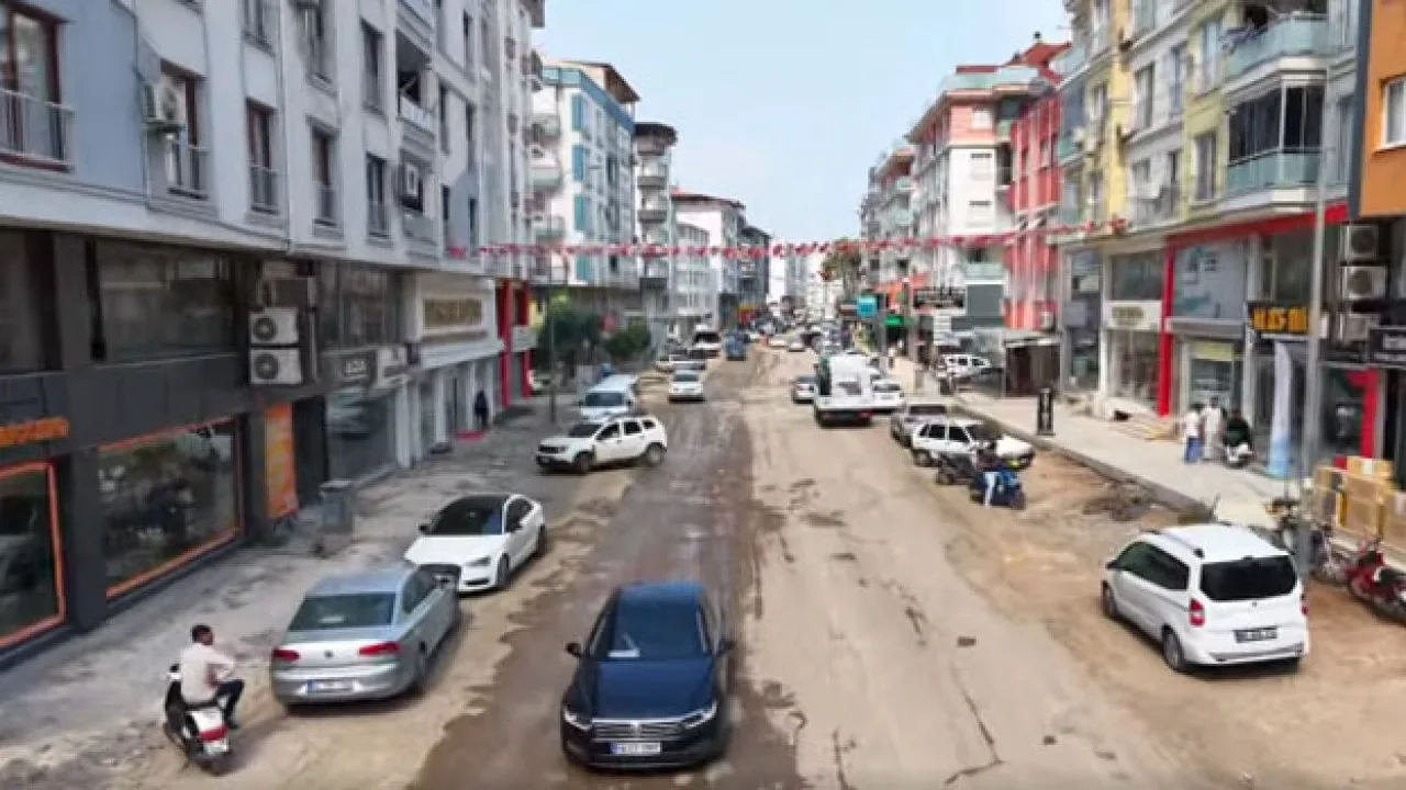 Akyar Caddesi’nde Sıcak Asfalt İçin Hazırlık Başladı