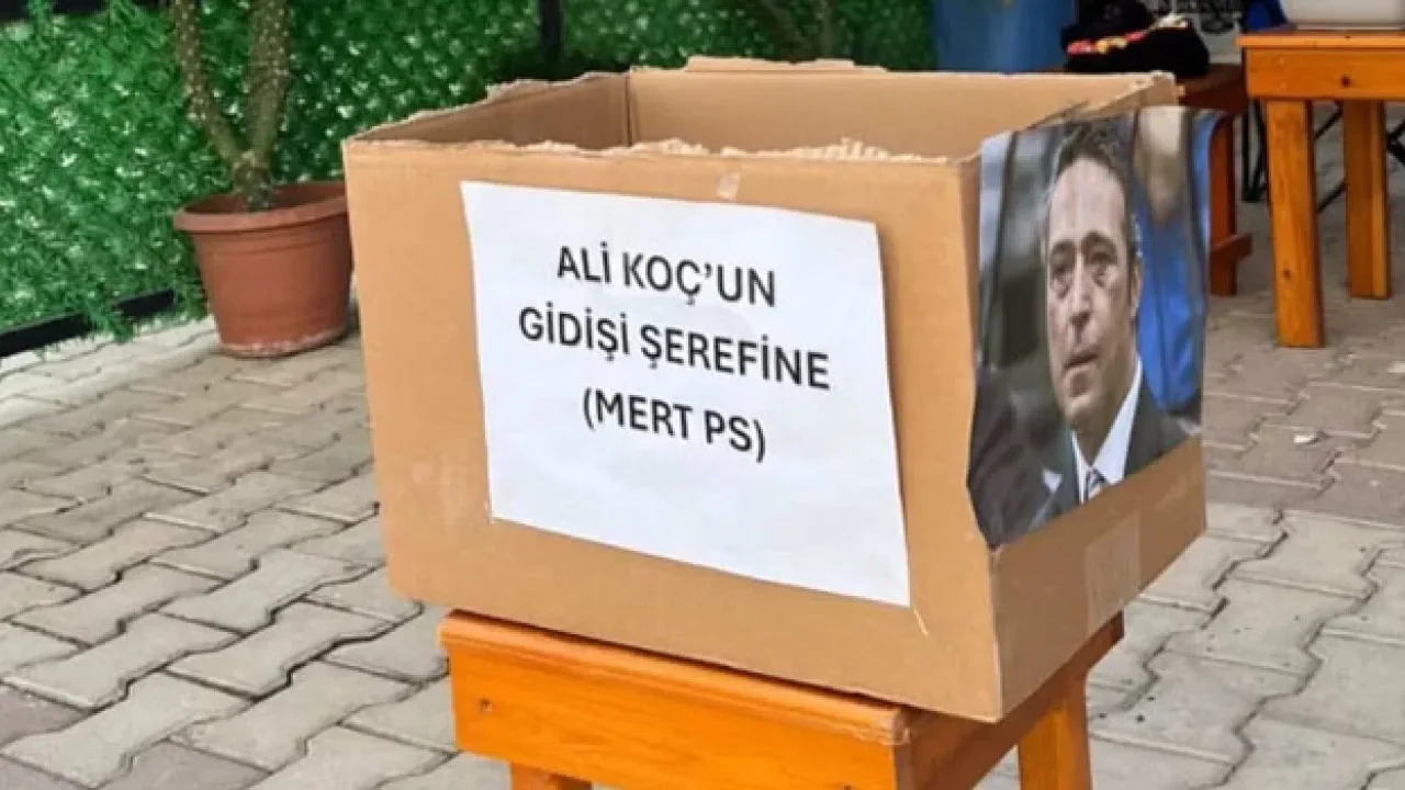 Ali Koç Gitti, Osmaniye’de Dükkan Önünde Şeker Dağıtıldı