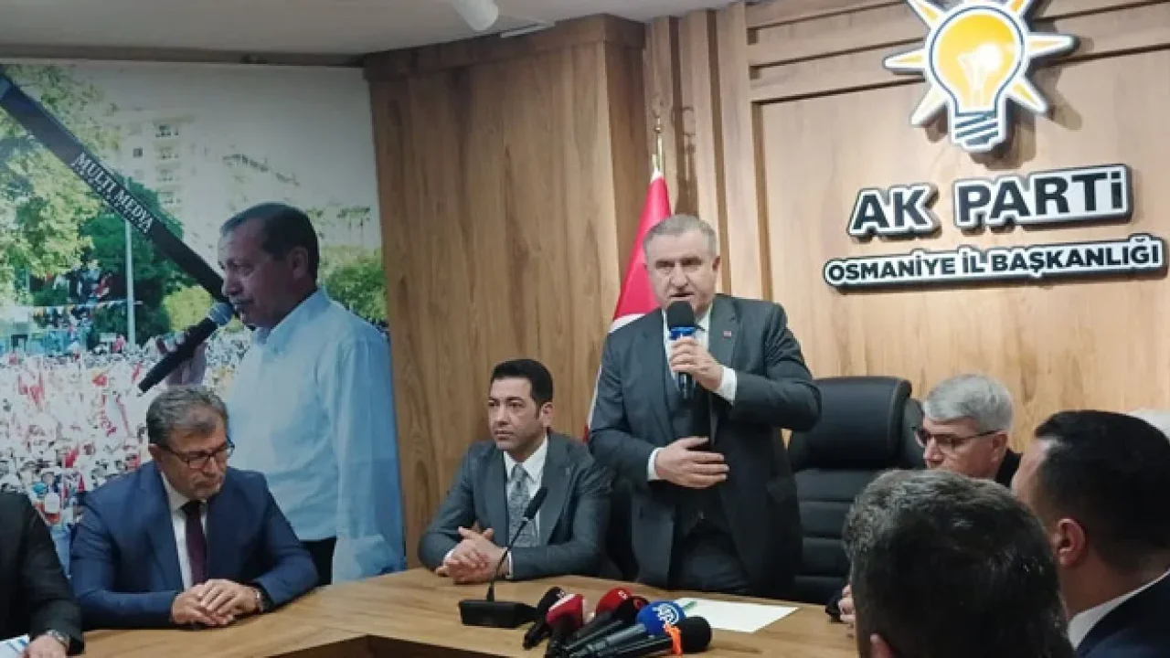 Bakan Bak: Osmaniye Stadı Yeni Sezona Yetişecek