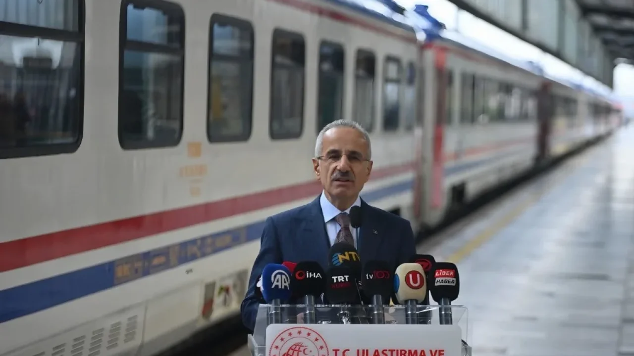 Bakan Uraloğlu, Yüksek Hızlı Demir Yolu Ağı Açıklaması