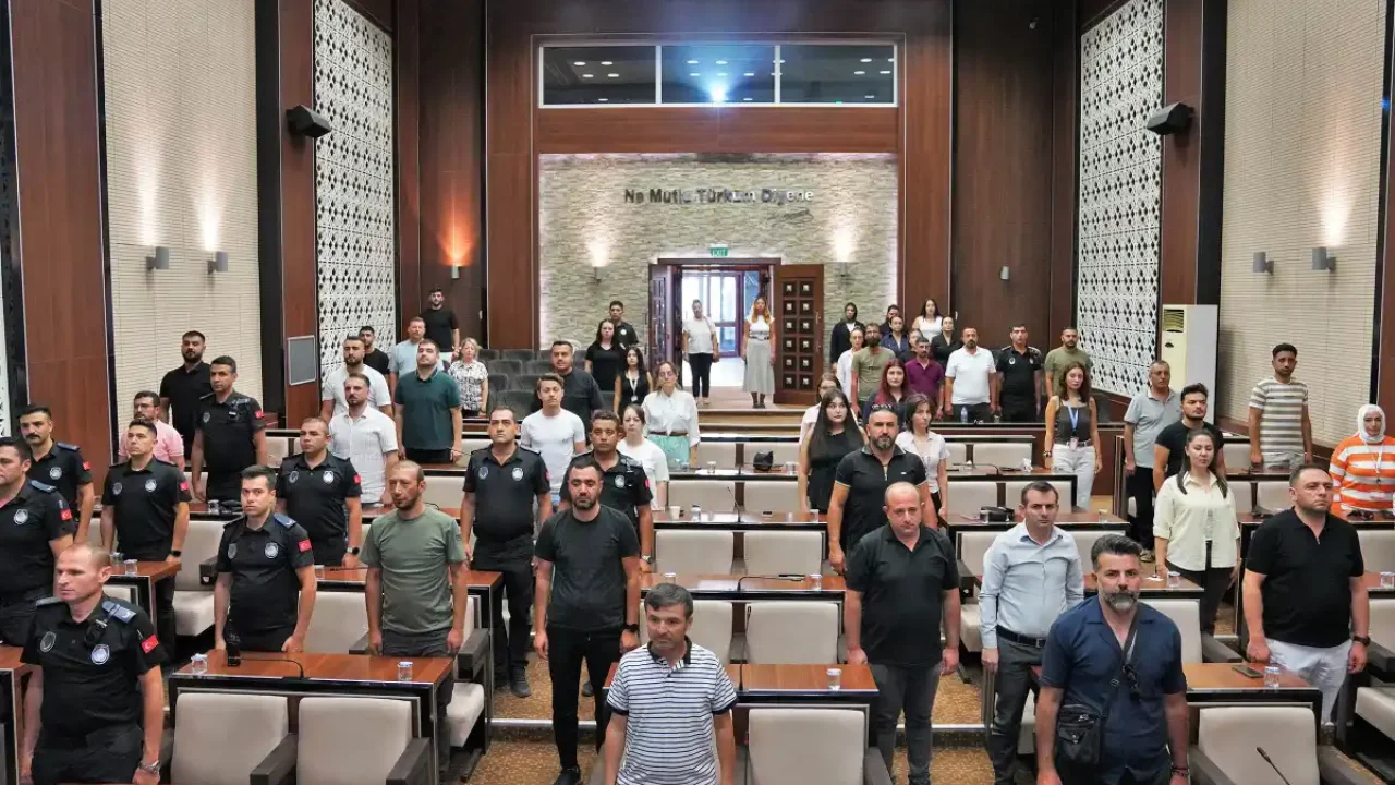 Belediye personeline güvenli sürüş eğitimi veriyor