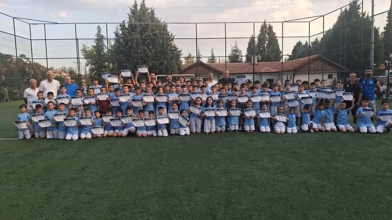 Beypazarı yaz spor okulları sertifikaları dağıttı
