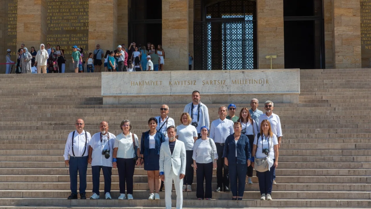 BUFSAD Anıtkabir’de Fotoğrafçılara Anlamlı Ziyaret Yapıyor