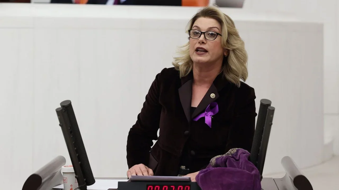 CHP’li Cem Aydın’ın Gözaltına Alınmasına Tepki