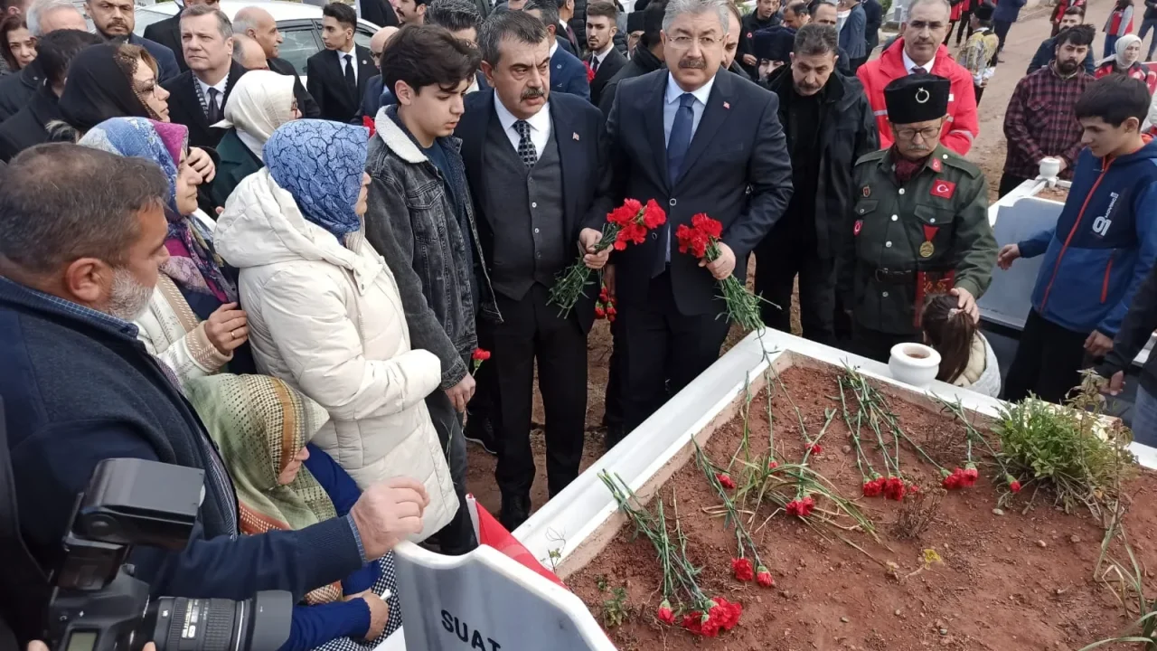 Depremin Yıldönümünde Duygusal Anlar Yaşandı