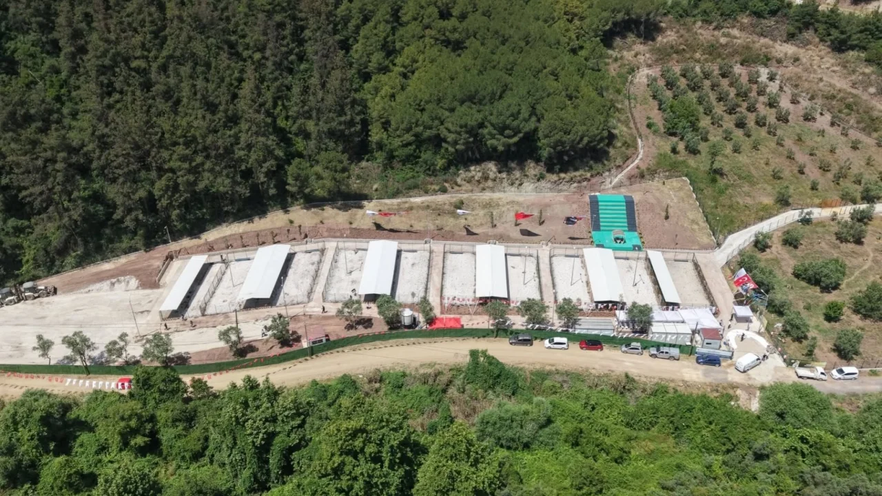 Gemlik’te Barınak Ziyaretçilere Hep Açık