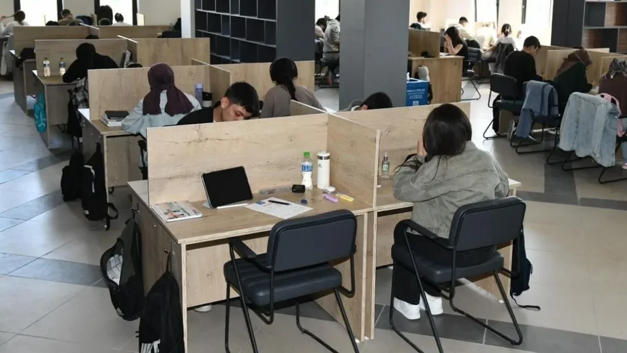 Genç Kitap Kafe, Öğrencilerin Yeni Gözdesi