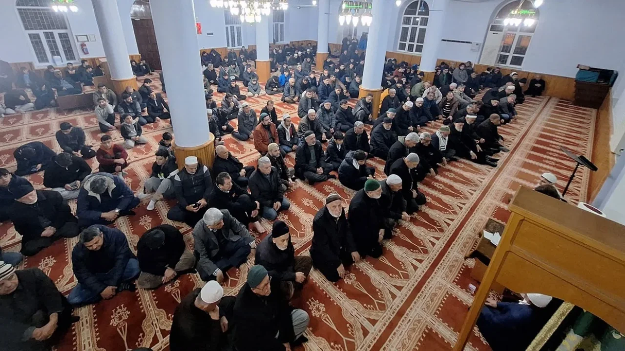 İmam Hatip Camisi'nde Gençlerle Anlamlı Buluşma