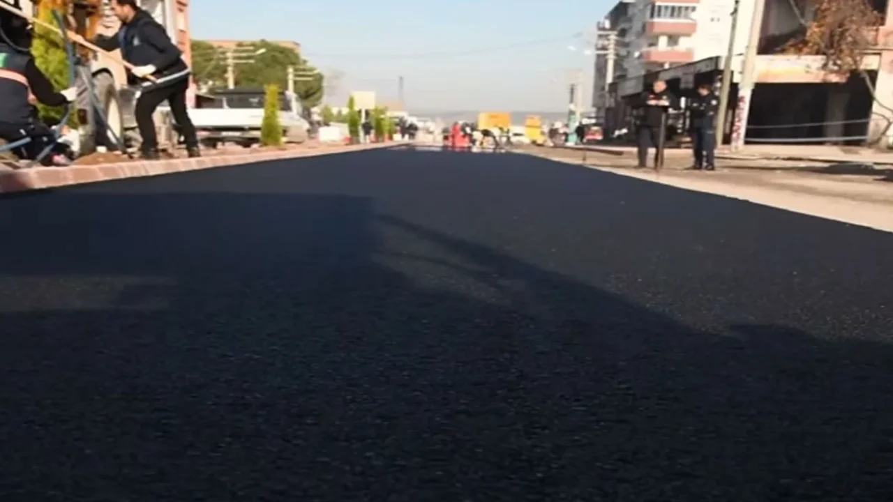 İskender Türkmen Caddesi'ne BSK Asfalt Döküldü