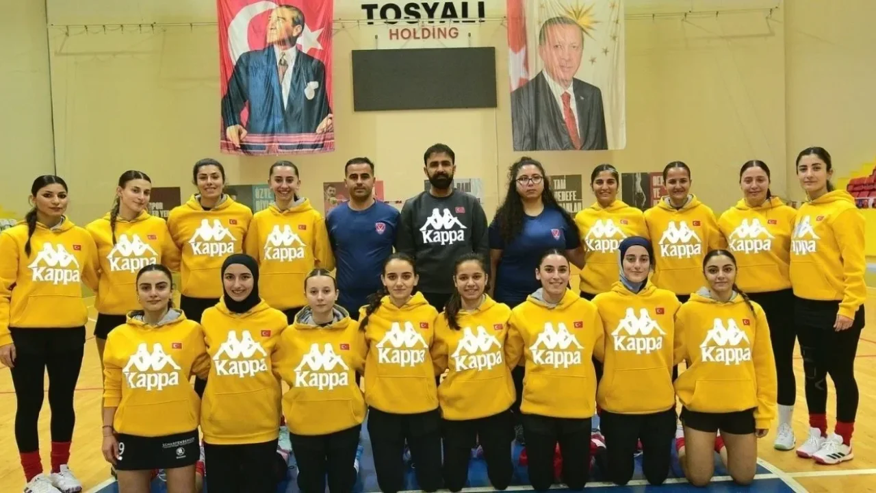 Kadın Hokey Milli Takımı Kampı Osmaniye’de