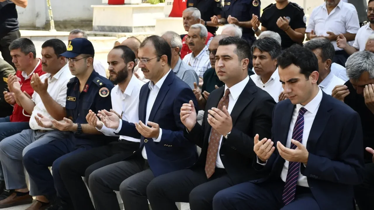 Kadirli'de Şehitler 15 Temmuz'da Dualarla Anıldı