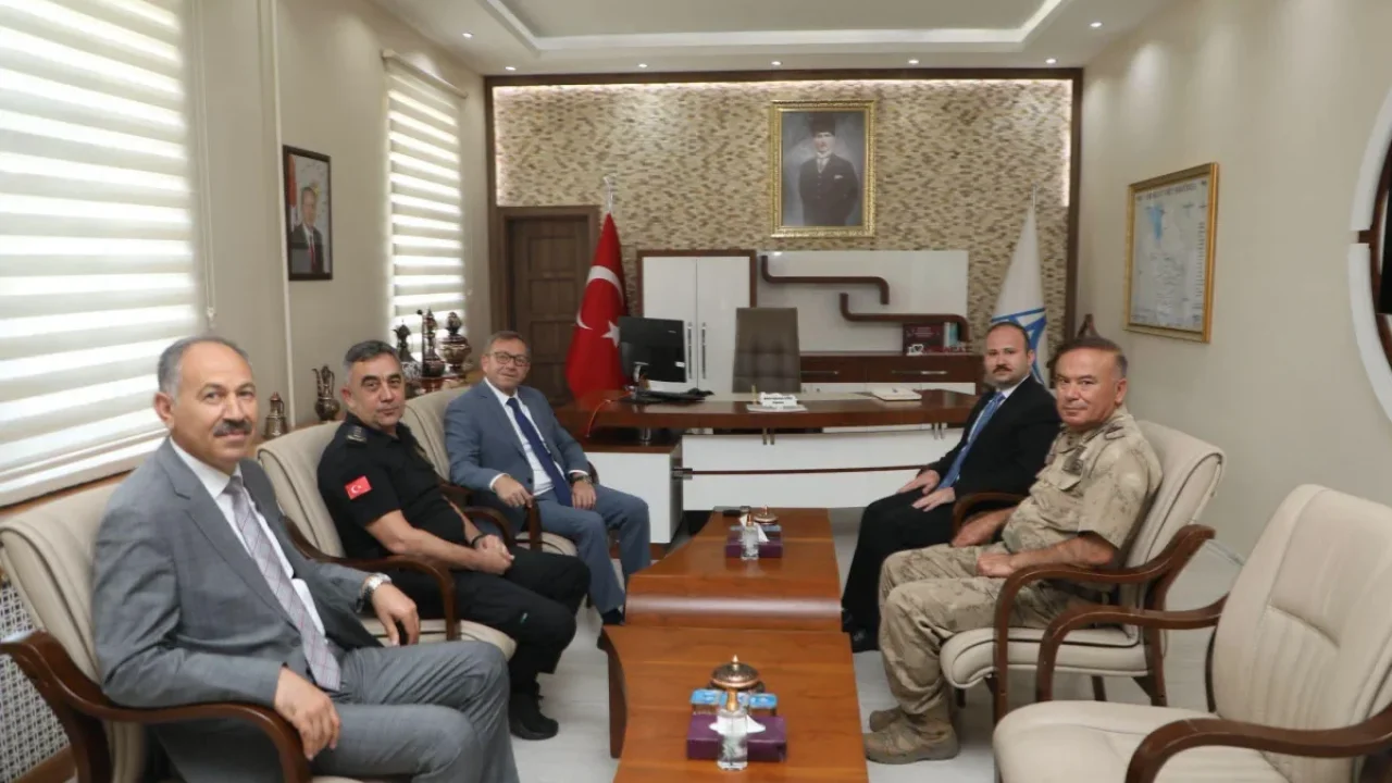 Kars Valisi Polat'tan Arpaçay'a Resmi Kurum Ziyareti