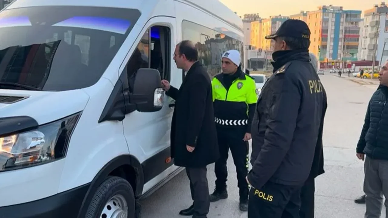 Kaymakam Erdinç Dolu, Servis Araçlarını Denetledi