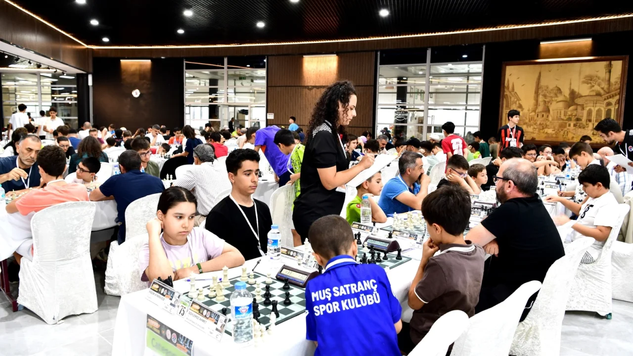 Malatya satranç turnuvası nefes kesiyor