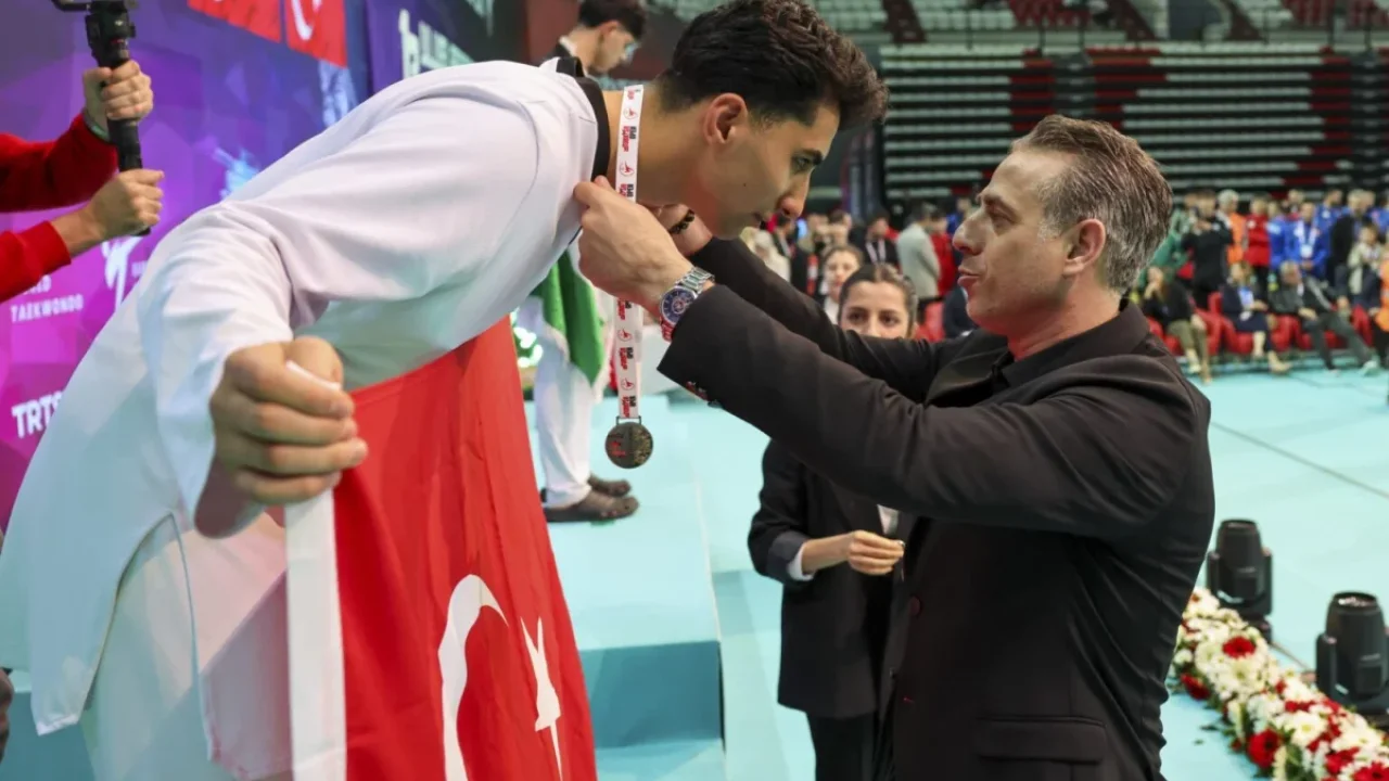 Mehmet Raci Şahin tekvandoda başarı artırıyor