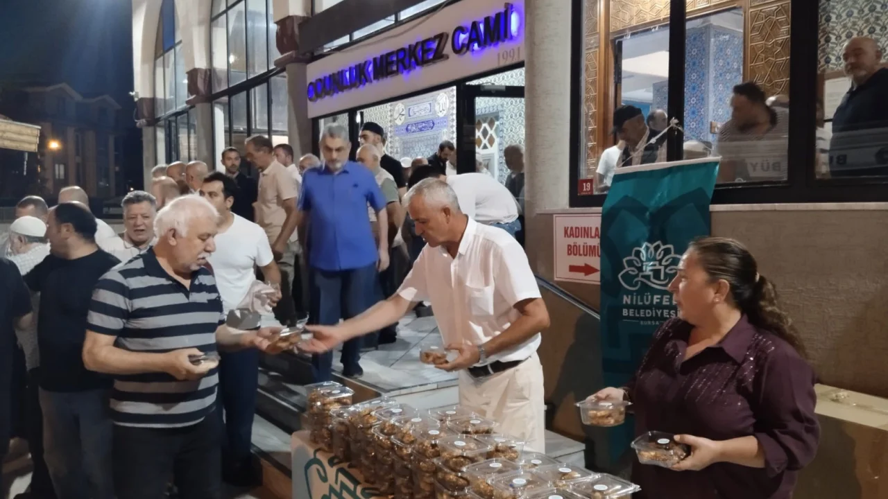 Nilüfer Belediyesi’den kandil simidi ikramı