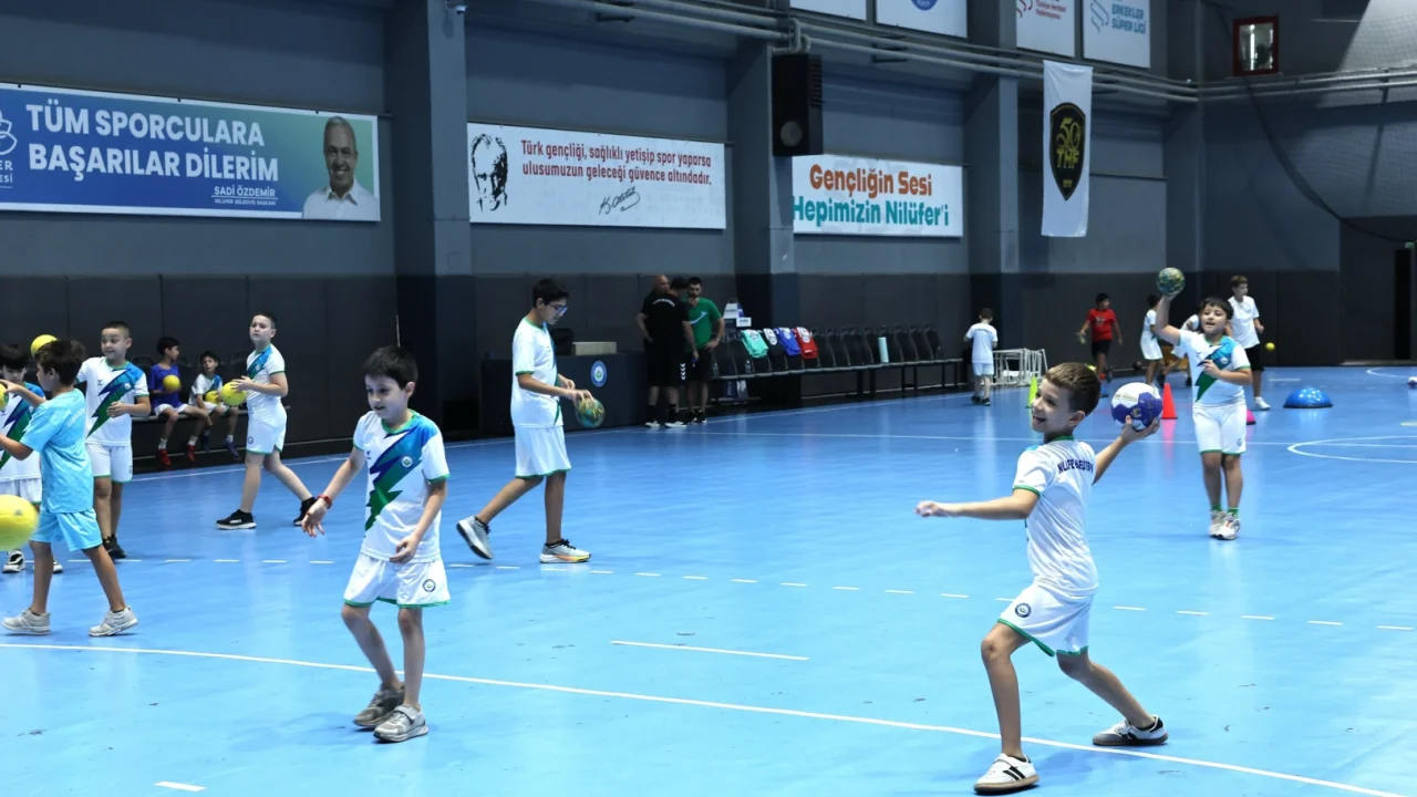 Nilüfer'de Hentbol Akademisi Açıldı