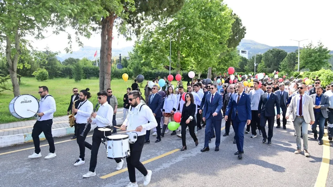 OKÜ Bahar Şenliği Coşkuyla Başladı