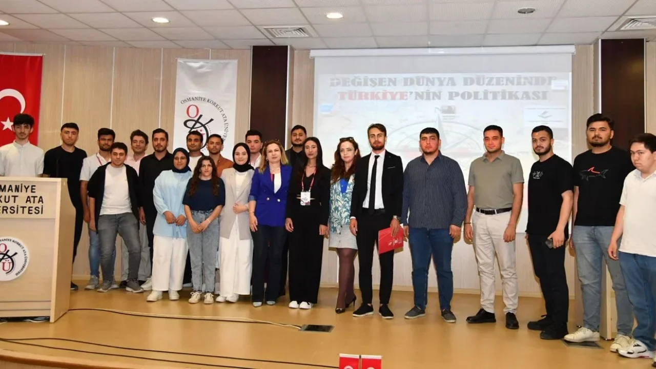 OKÜ’de Gençler Türkiye'nin Yol Haritasını Çizdi