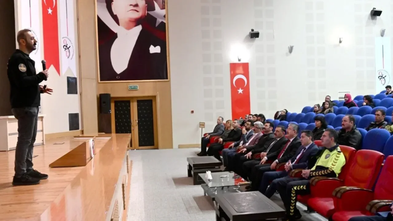 OKÜ’de madde bağımlılığı semineri düzenlendi