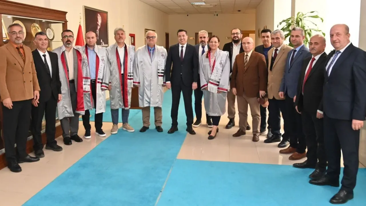 OKÜ’de Profesörlük Unvanı Alan Akademisyenler Ödüllendirildi!