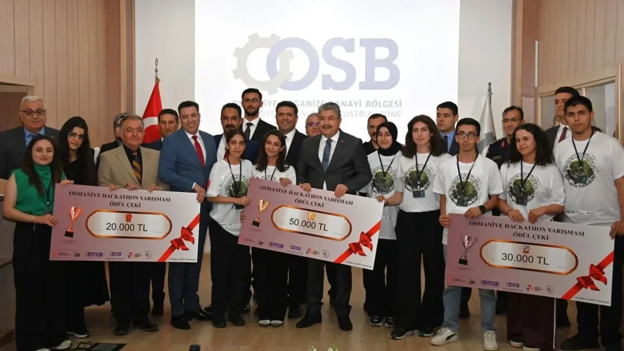 OKÜ Öğrencilerine Hackathon’da Çifte Ödül