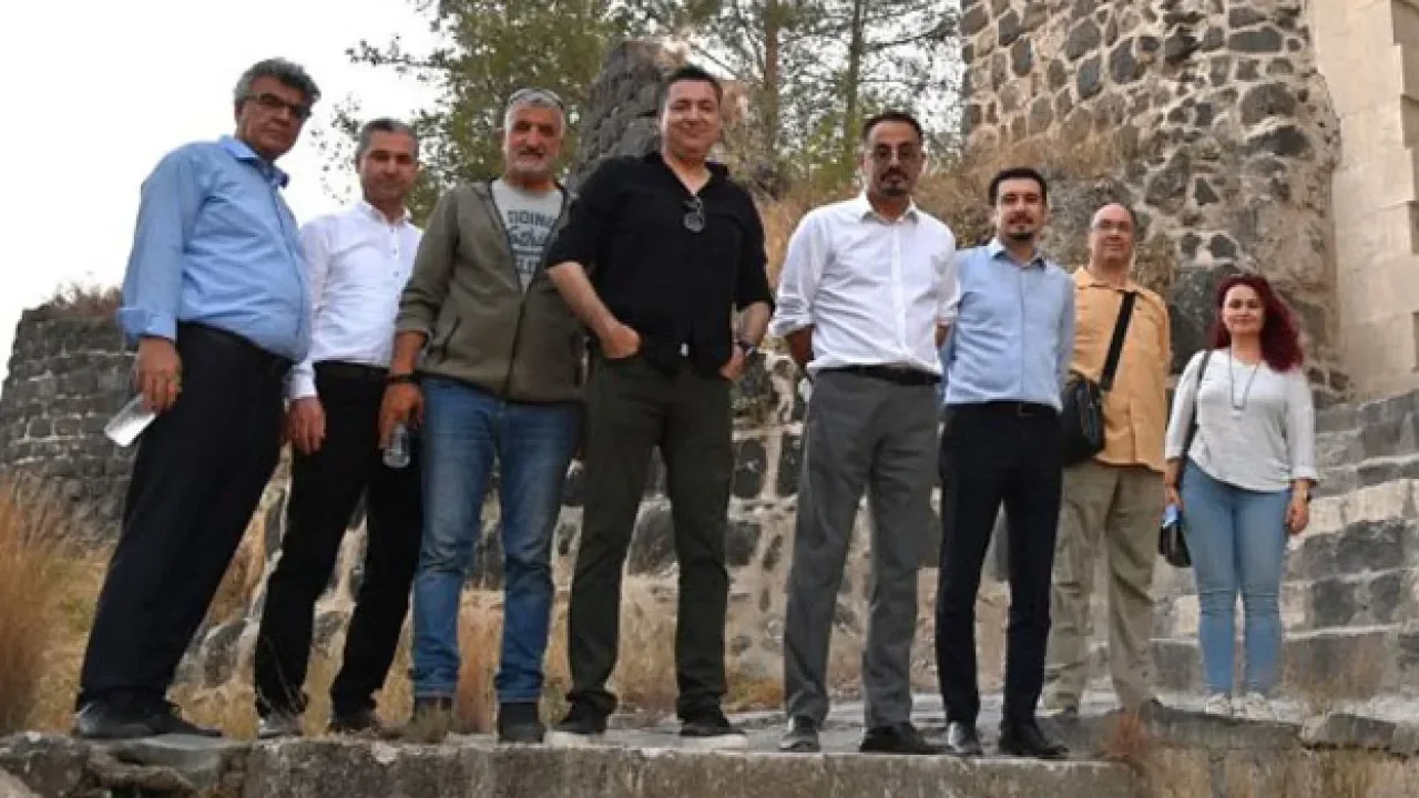 OKÜ Rektörü Uzun’dan Toprakkale Kalesi’ne İnceleme