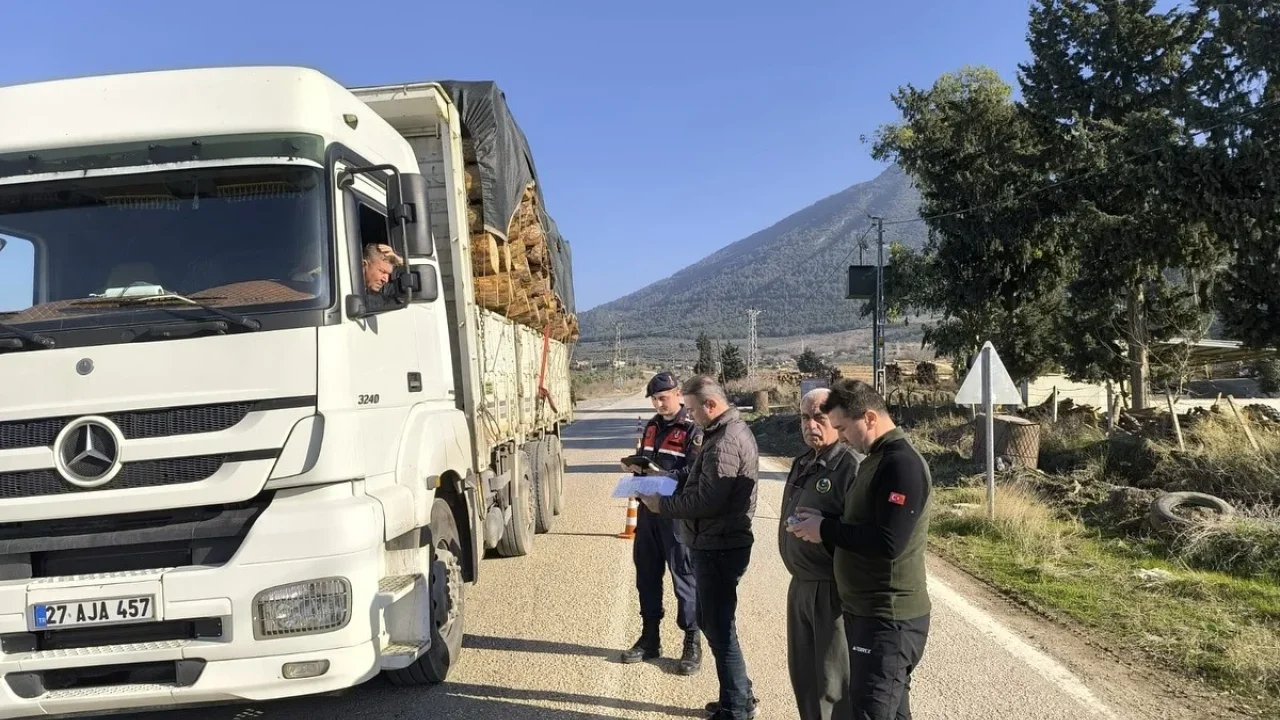 Orman Emvali Taşıyan 97 Araç Denetlendi
