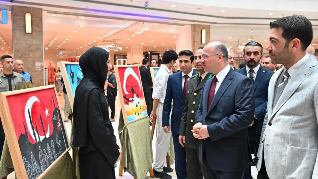 Osmaniye'de 15 Temmuz Resim Sergisi Ziyarete Açıldı