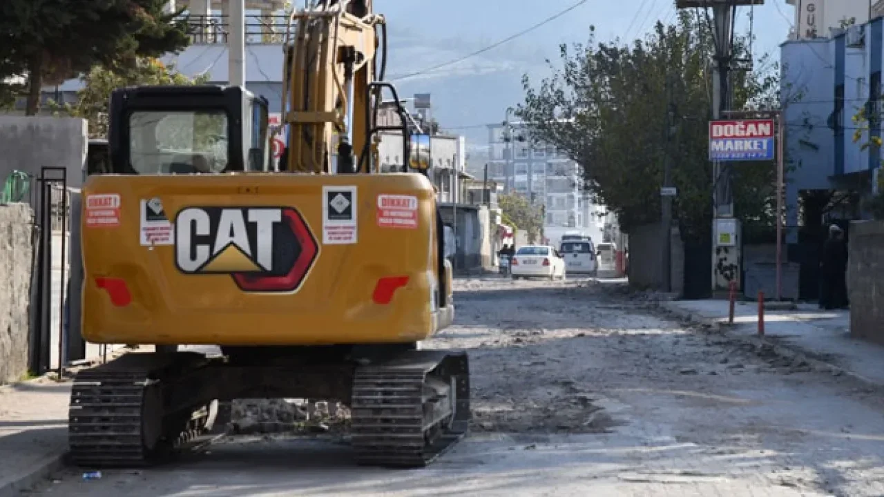 Osmaniye’de 5502 Sokak’ta Sıcak Asfalt Hazırlığı