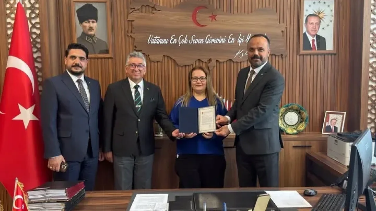 Osmaniye’de Anlamlı Bağışa Plaket Takdimi