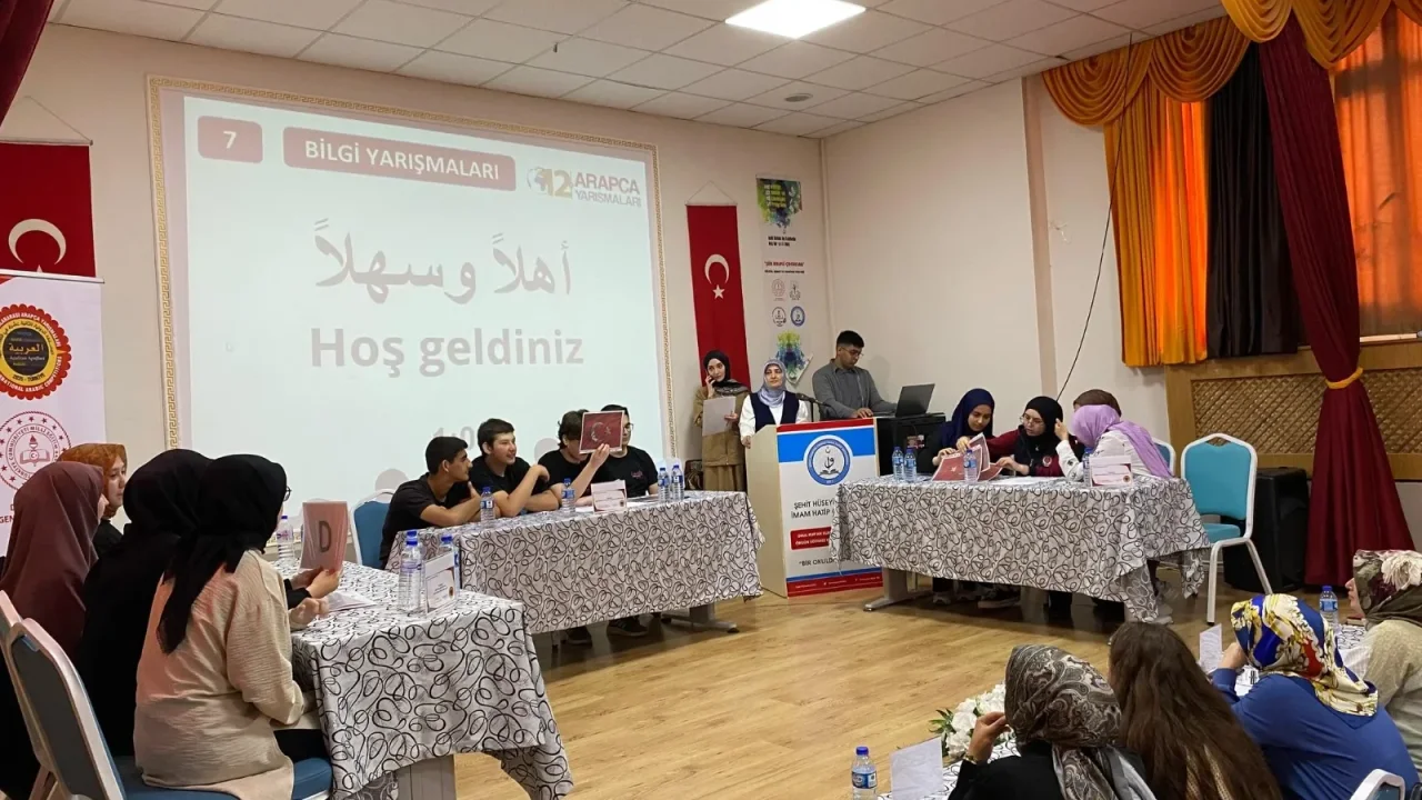 Osmaniye’de Arapça Yarışmaları Renkli Geçti