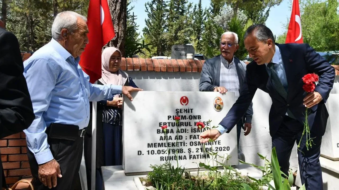 Osmaniye’de Bayram Öncesi Şehitlik Ziyareti
