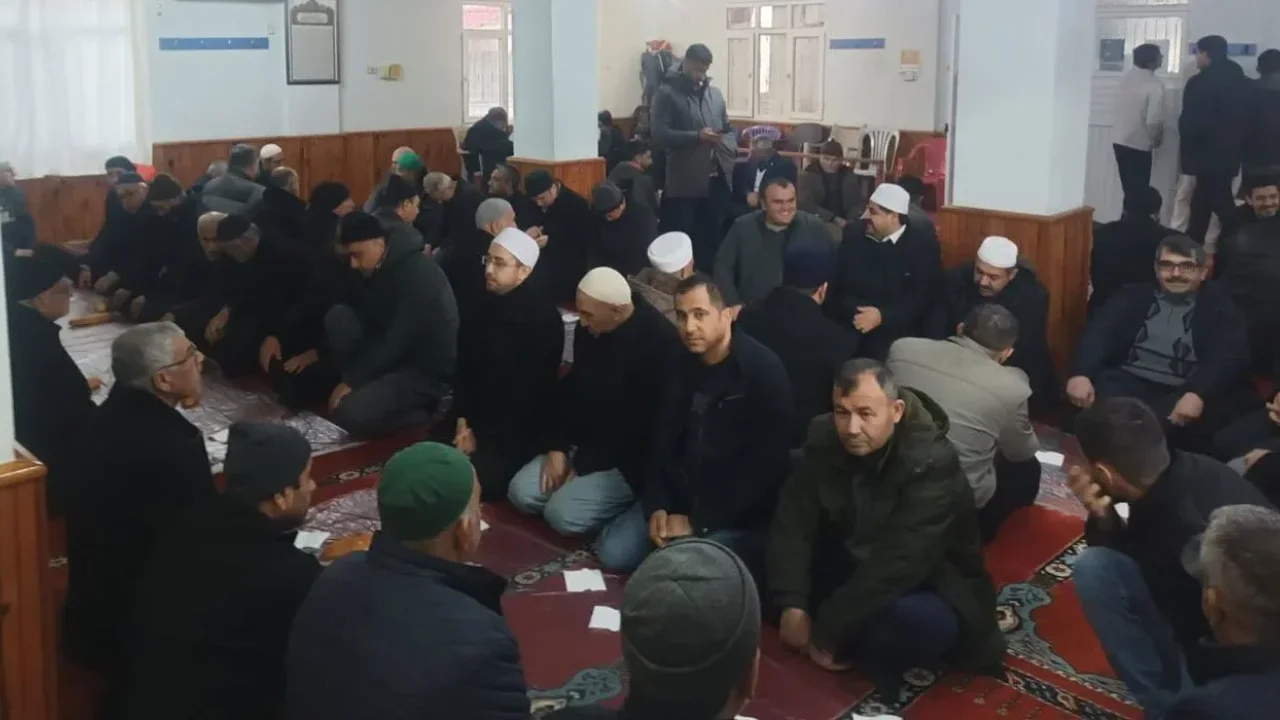Osmaniye'de Cami-Gençlik Sabah Namazı Buluşması Düzenlendi