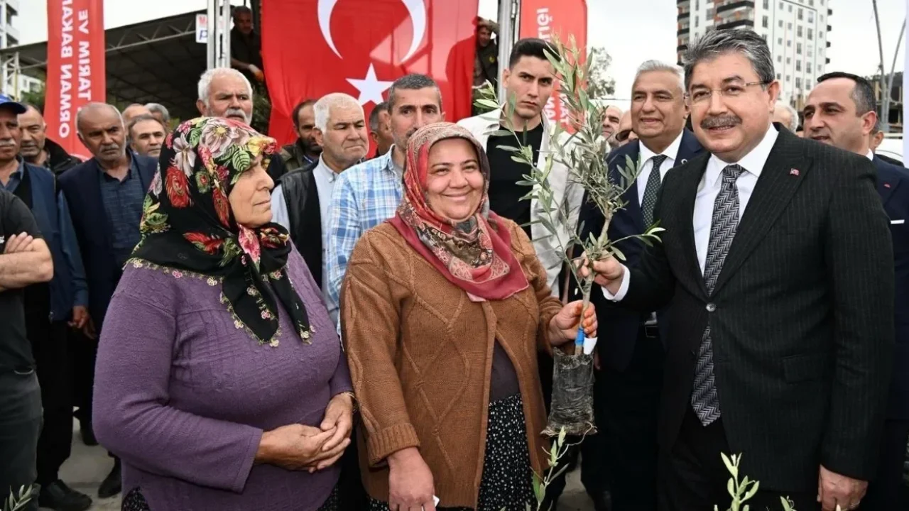 Osmaniye’de Çiftçilere 11.500 Zeytin Fidanı Dağıtıldı