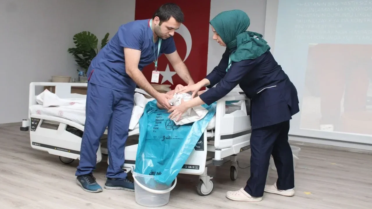 Osmaniye’de Hasta Yakınlarına Eğitim Verildi