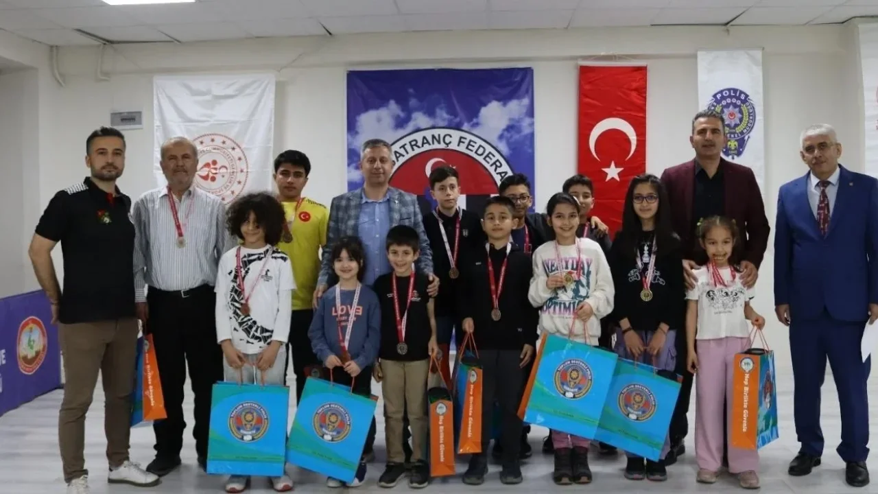 Osmaniye’de Polis Haftası’na Özel Satranç Turnuvası