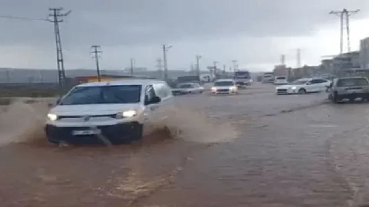 Osmaniye’de Sağanak Hayatı Etkiledi