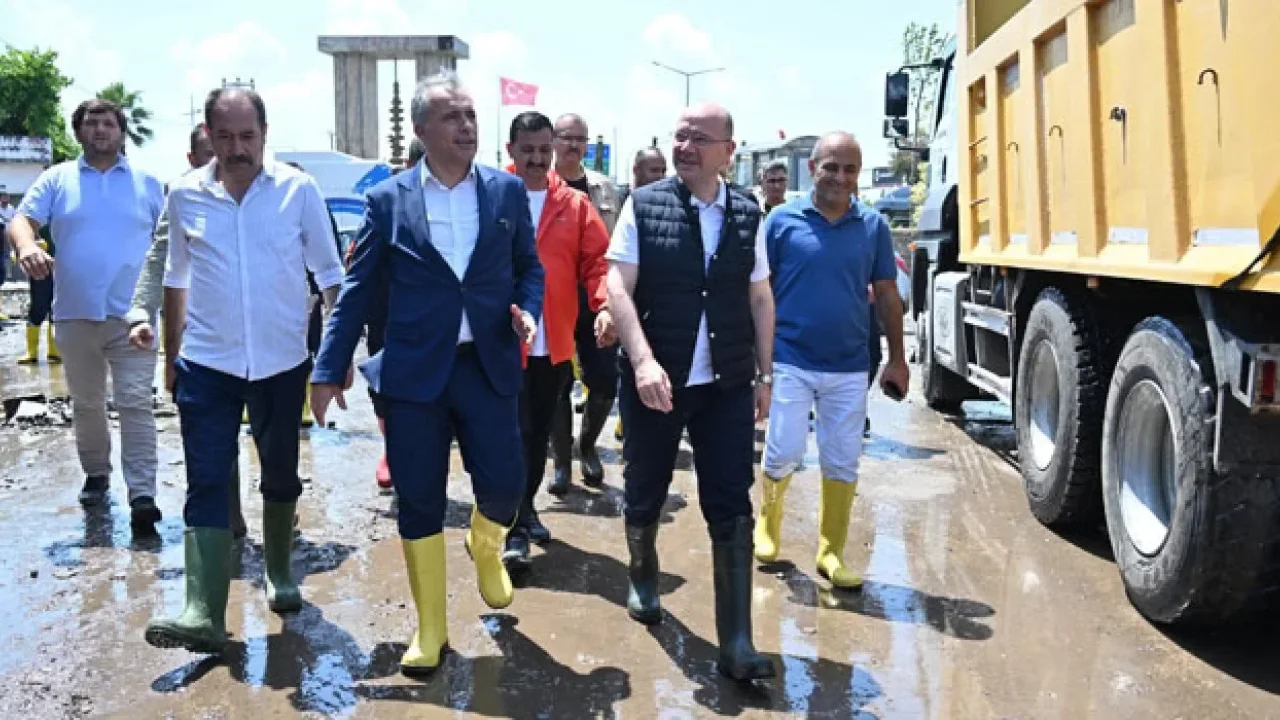 Osmaniye'de Sağanak Sonrası Sanayi Sitesinde Seferberlik