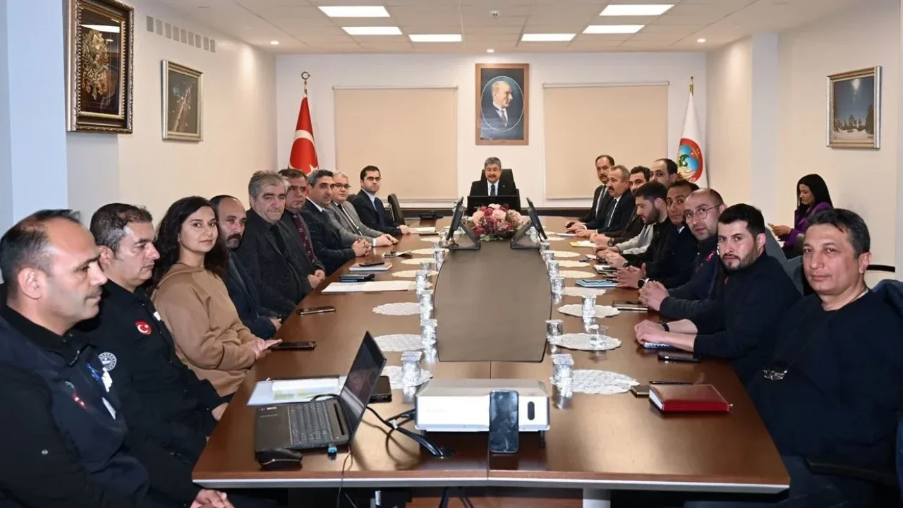 Osmaniye’de TOKİ Deprem Konutları İçin Koordinasyon Toplantısı Düzenlendi