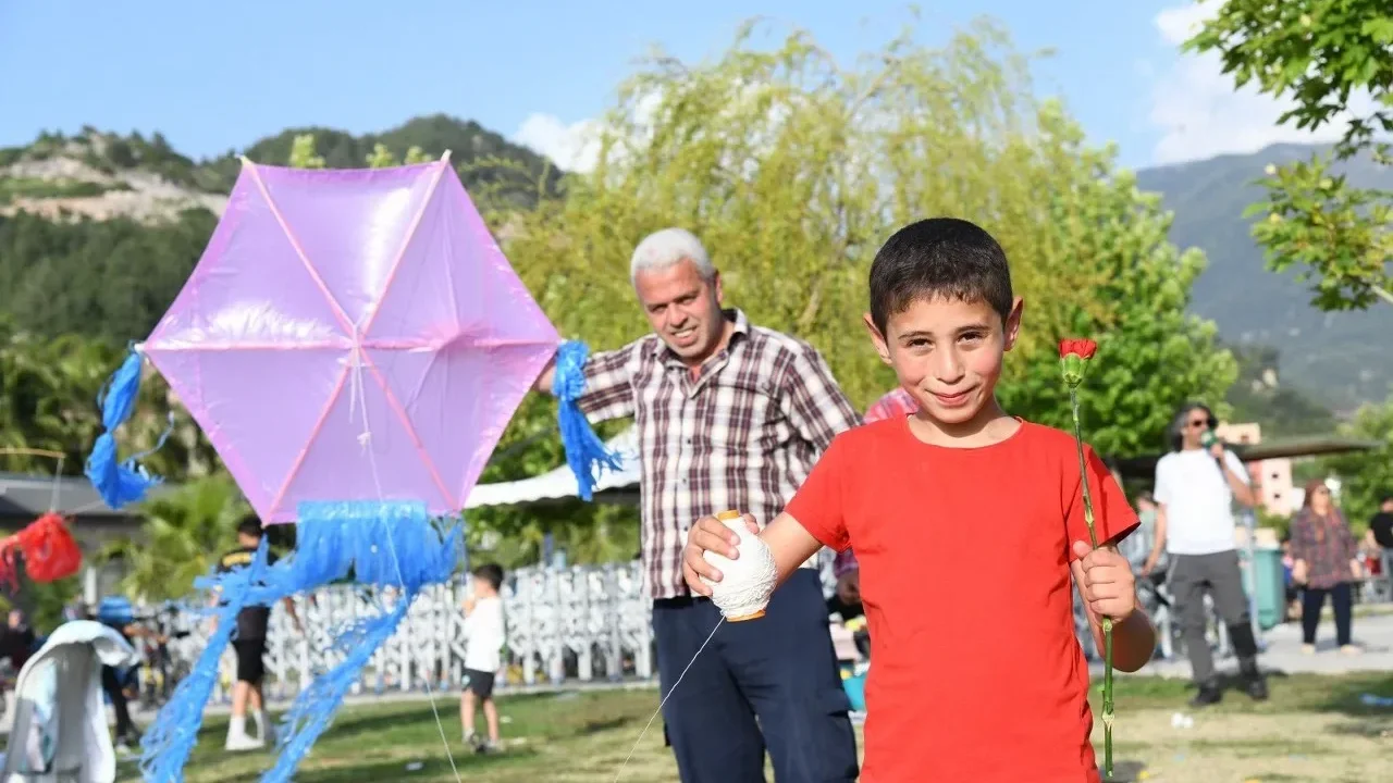 Osmaniye’de Uçurtma Şenliği Coşkusu Yaşandı