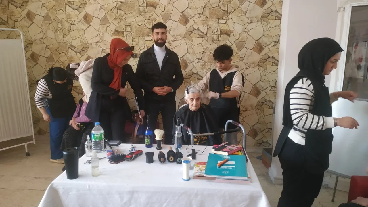 Osmaniye Huzurevi’nde OŞYAD’dan Kuaför Hizmeti