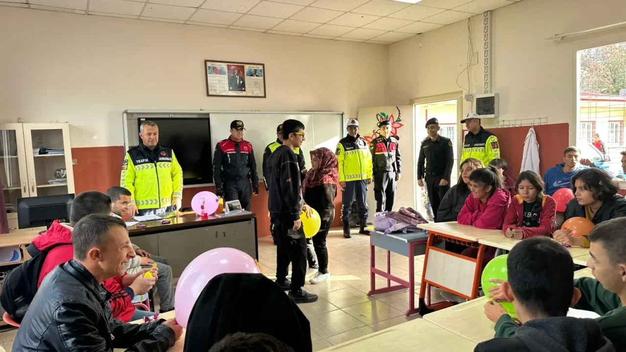 Osmaniye Jandarma’dan Özel Öğrencilere Trafik Dersi