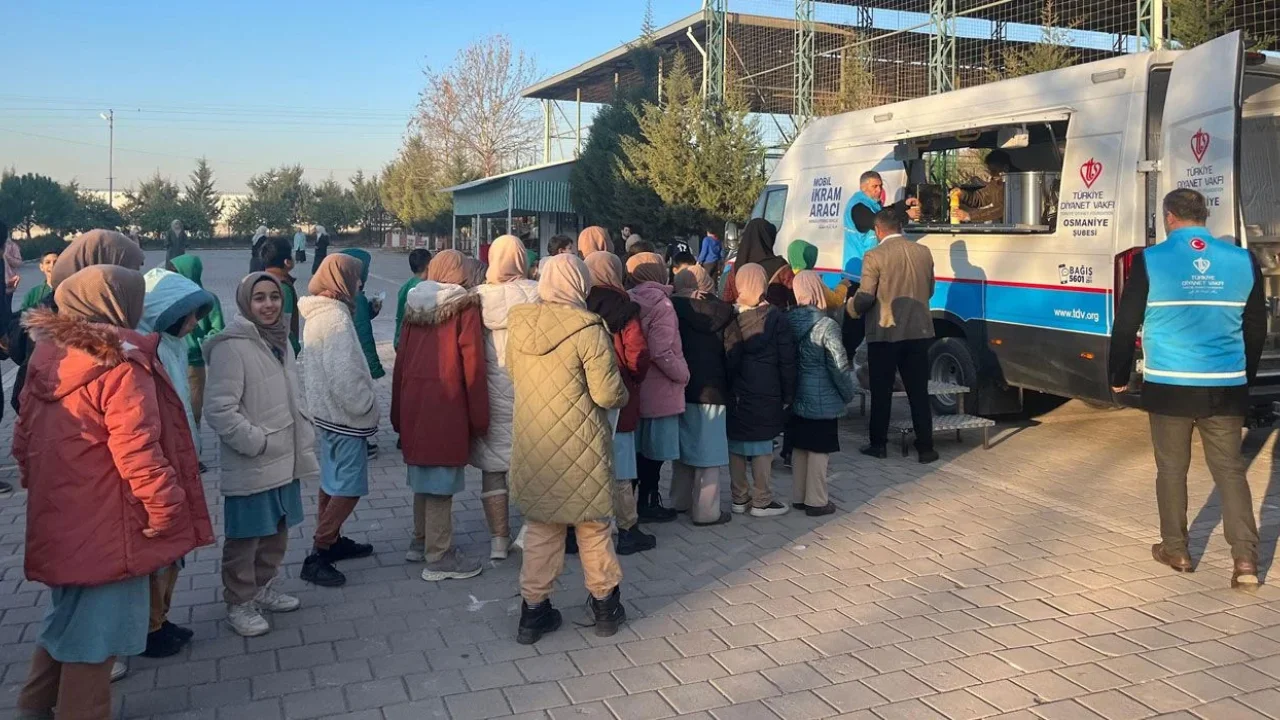 Osmaniye Müftülüğü’nden Öğrencilere Sıcak Çorba