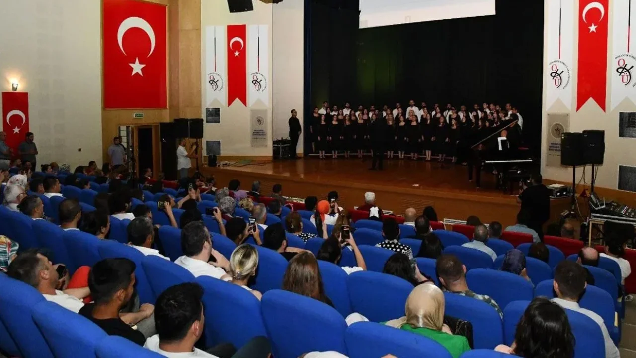 Osmaniye’nin Gururu Koro Ayakta Alkışlandı