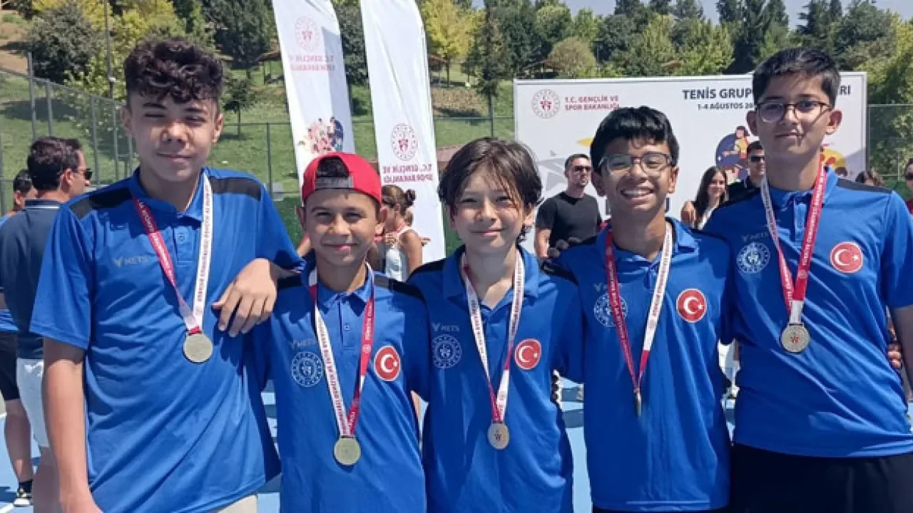 Osmaniye Tenis Takımı ANALİG'de Yarı Finale Yükseldi