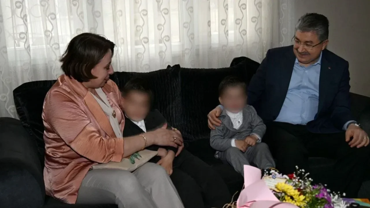 Osmaniye Valisi, Koruyucu Aileyle Bayramlaştı