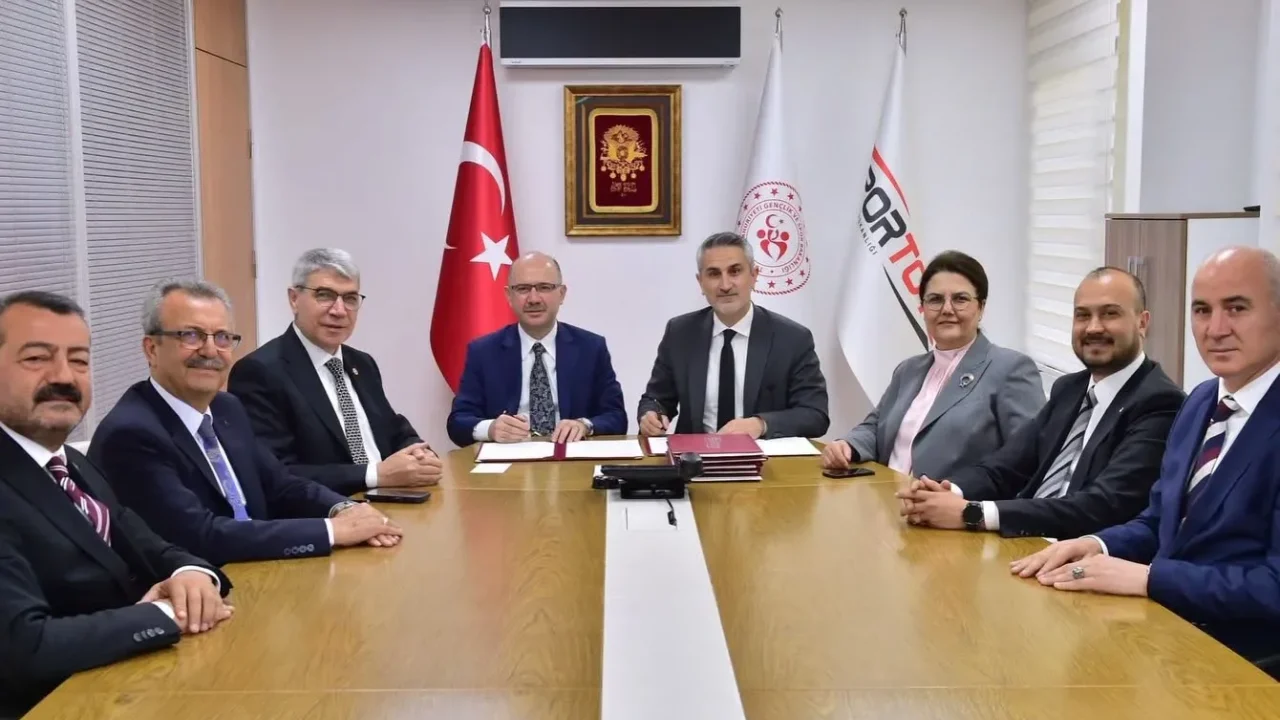 Osmaniye’ye Yeni Spor Yatırımları İçin İmzalar Atıldı