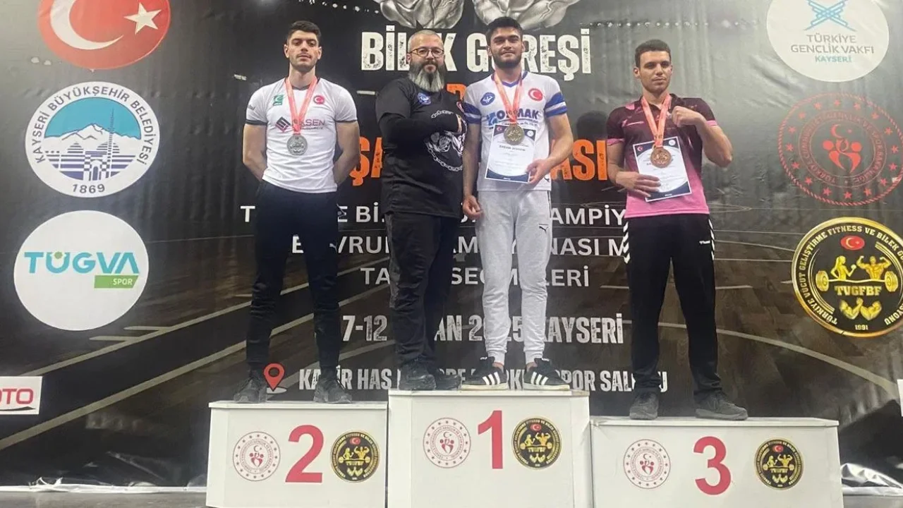 Osmaniyeli Sporcular Bilek Güreşinde Zirvede